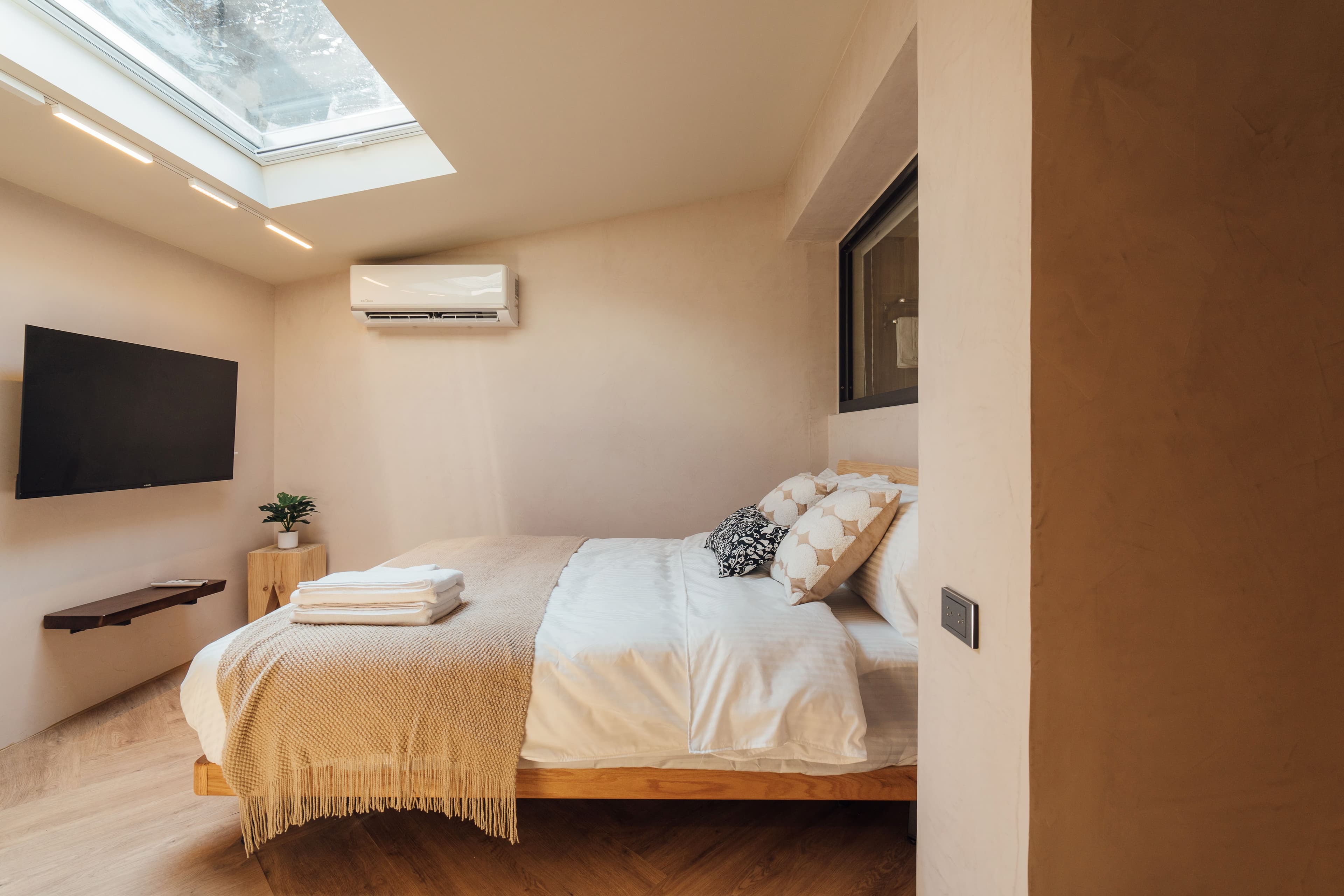 302 天窗雙人房 2