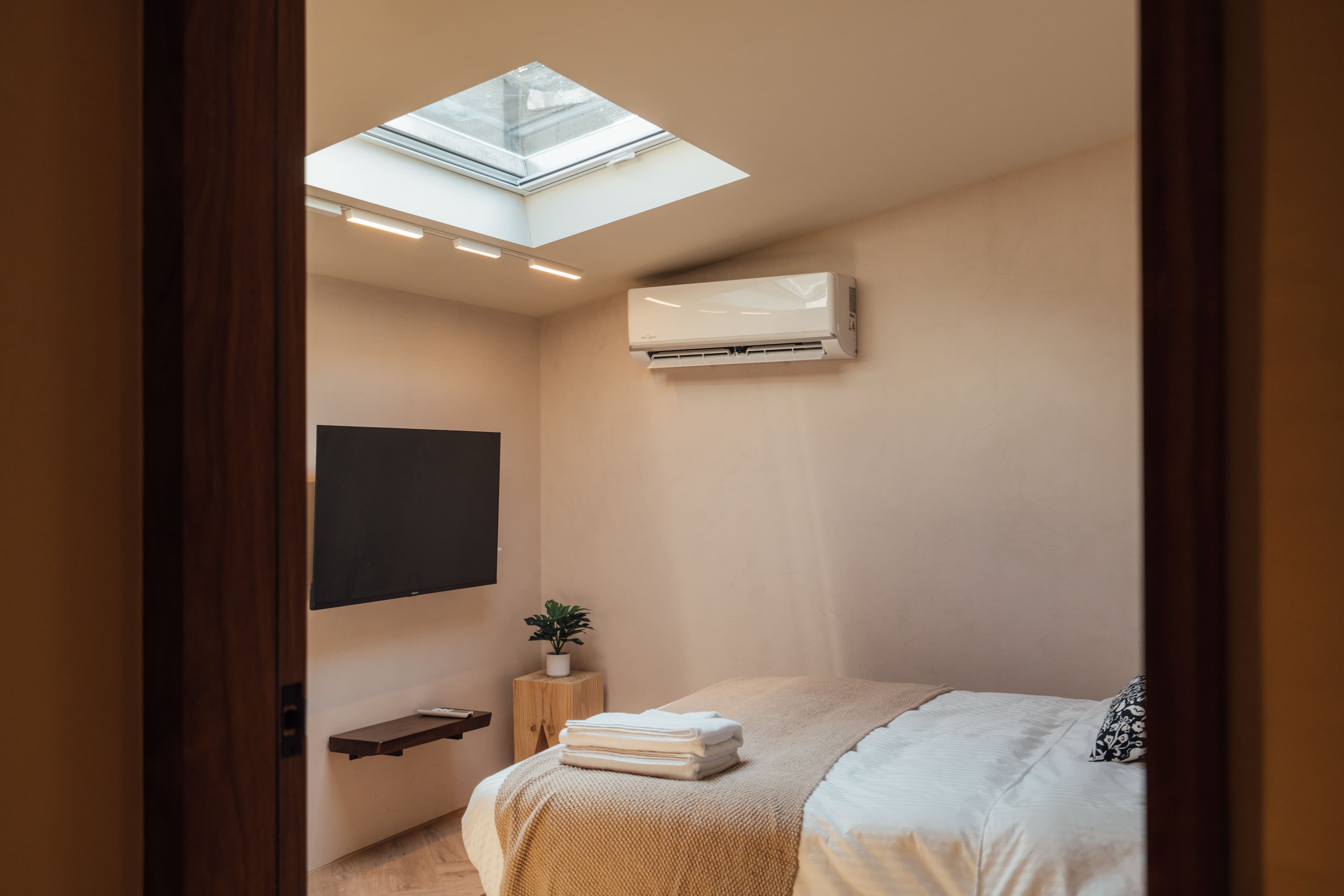 302 天窗雙人房 1