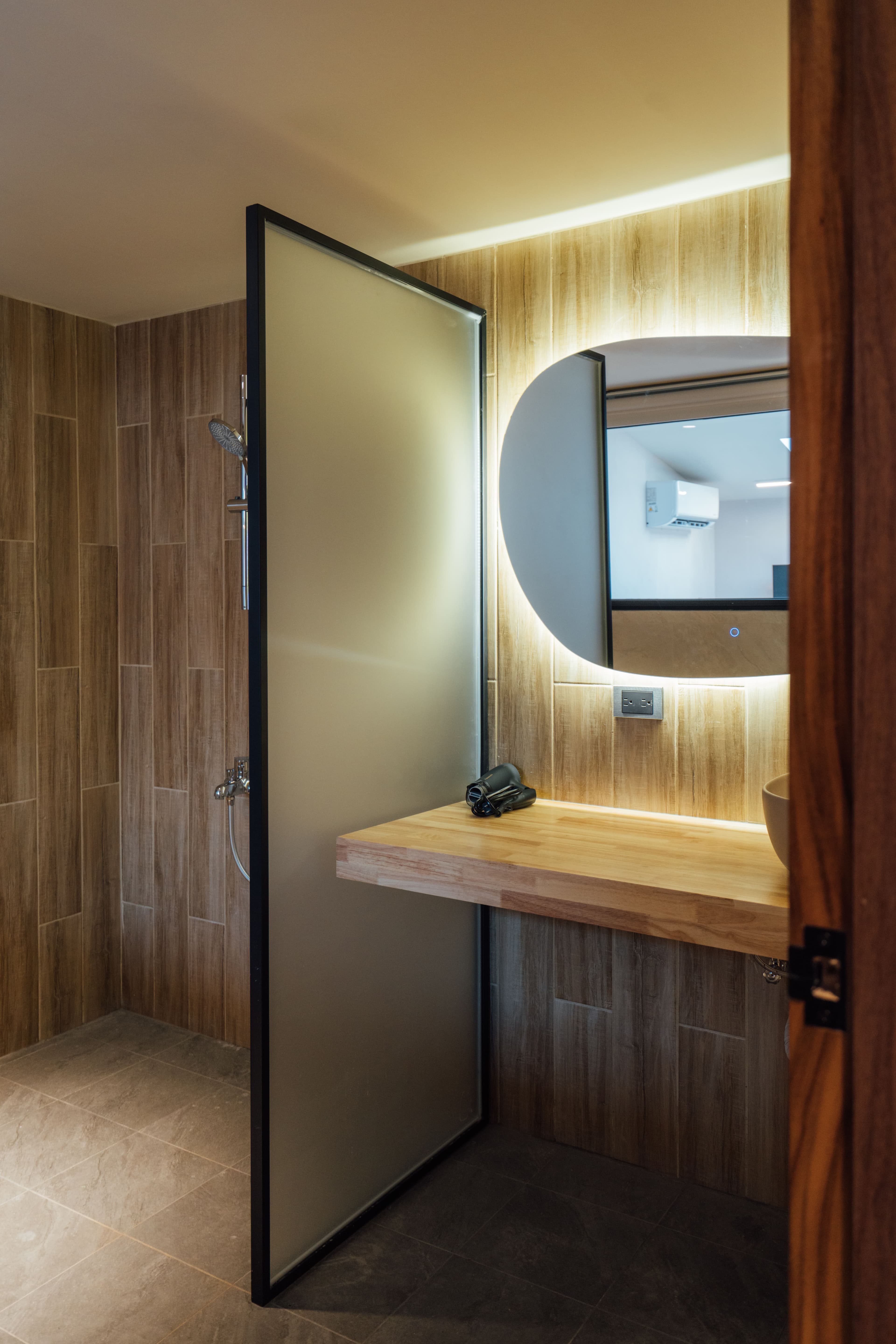 302 天窗雙人房 7