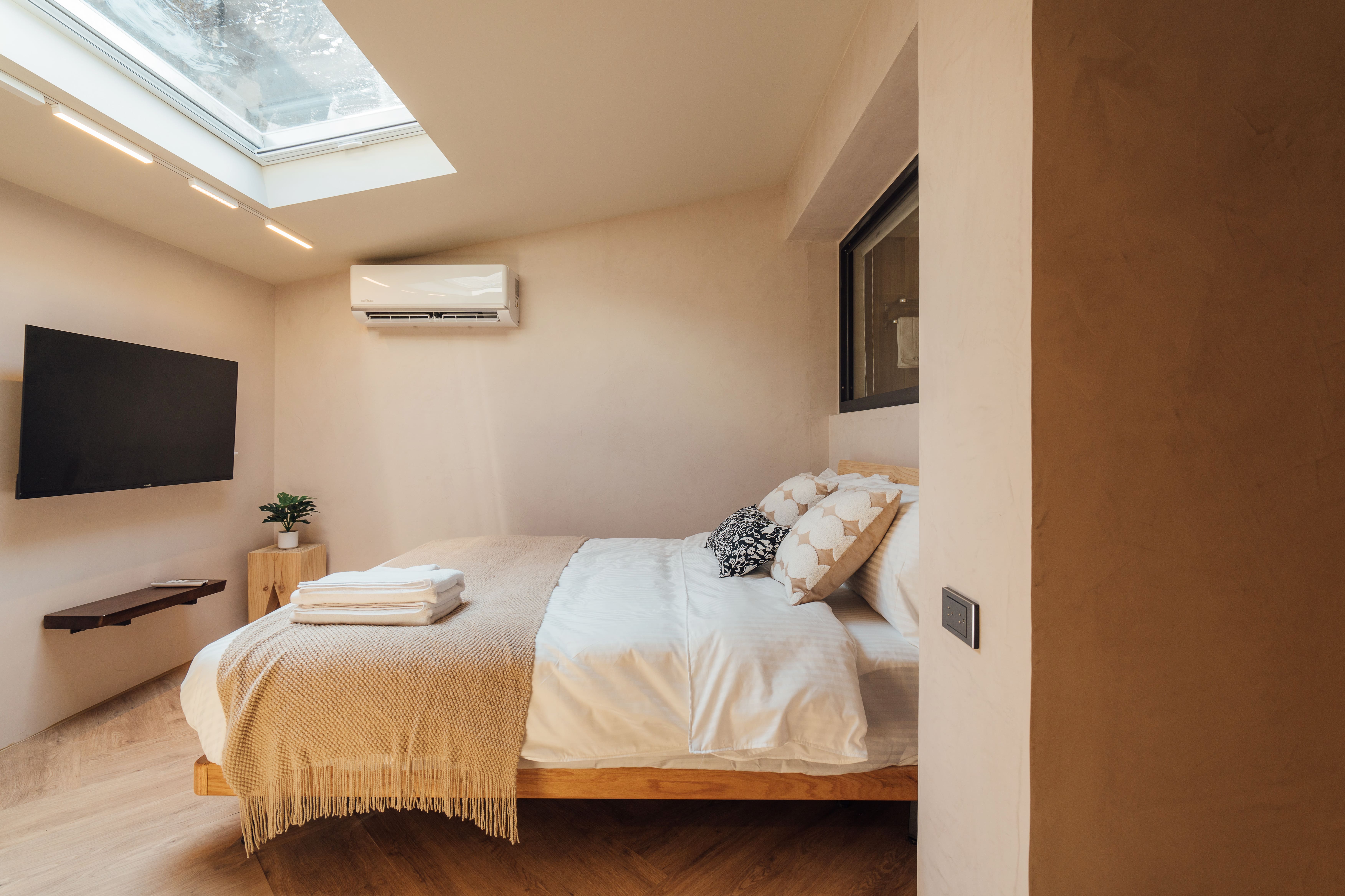 302 天窗雙人房 2