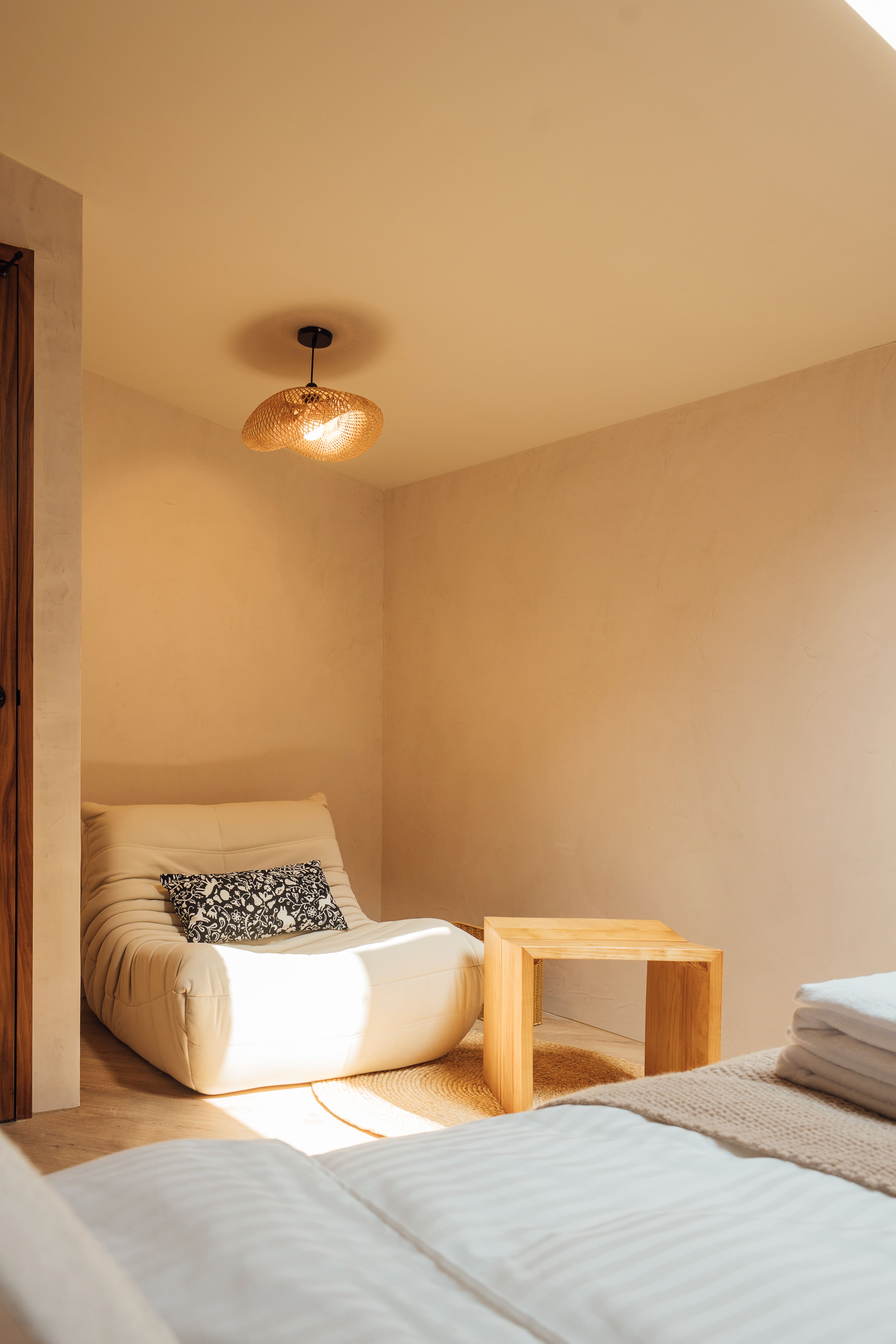 302 天窗雙人房 6