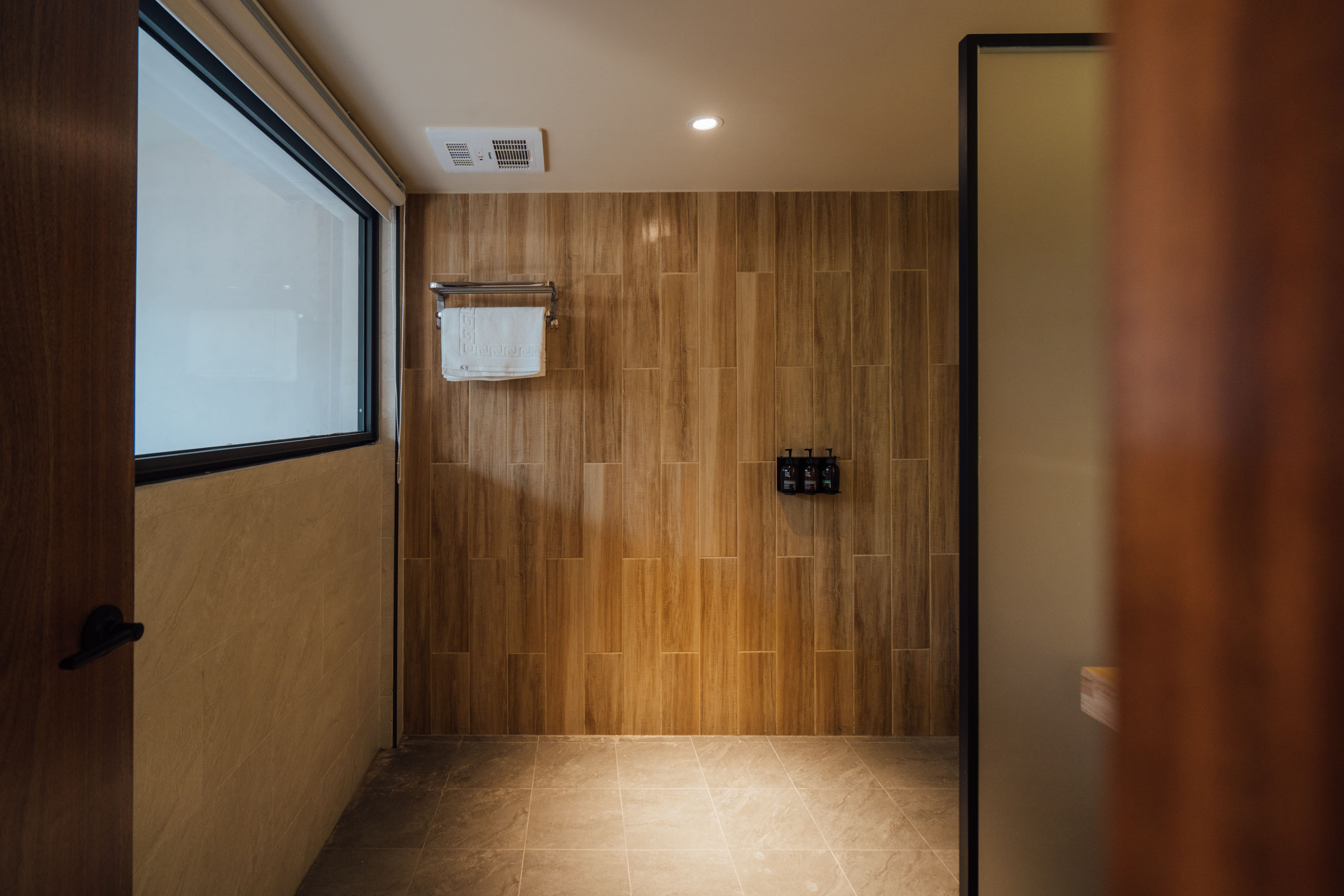 302 天窗雙人房 8